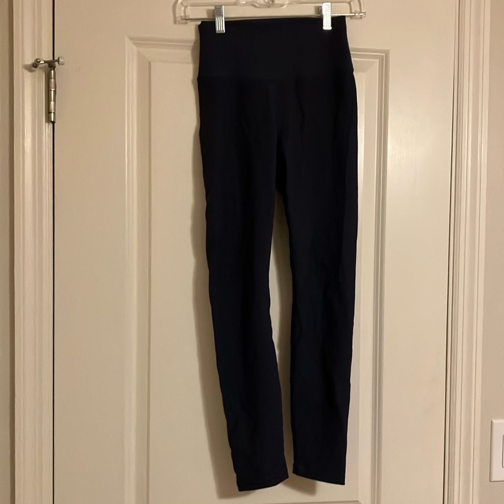 NWT Wilo Navy Leggings Size Small